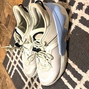 Gently used Nikes size 10